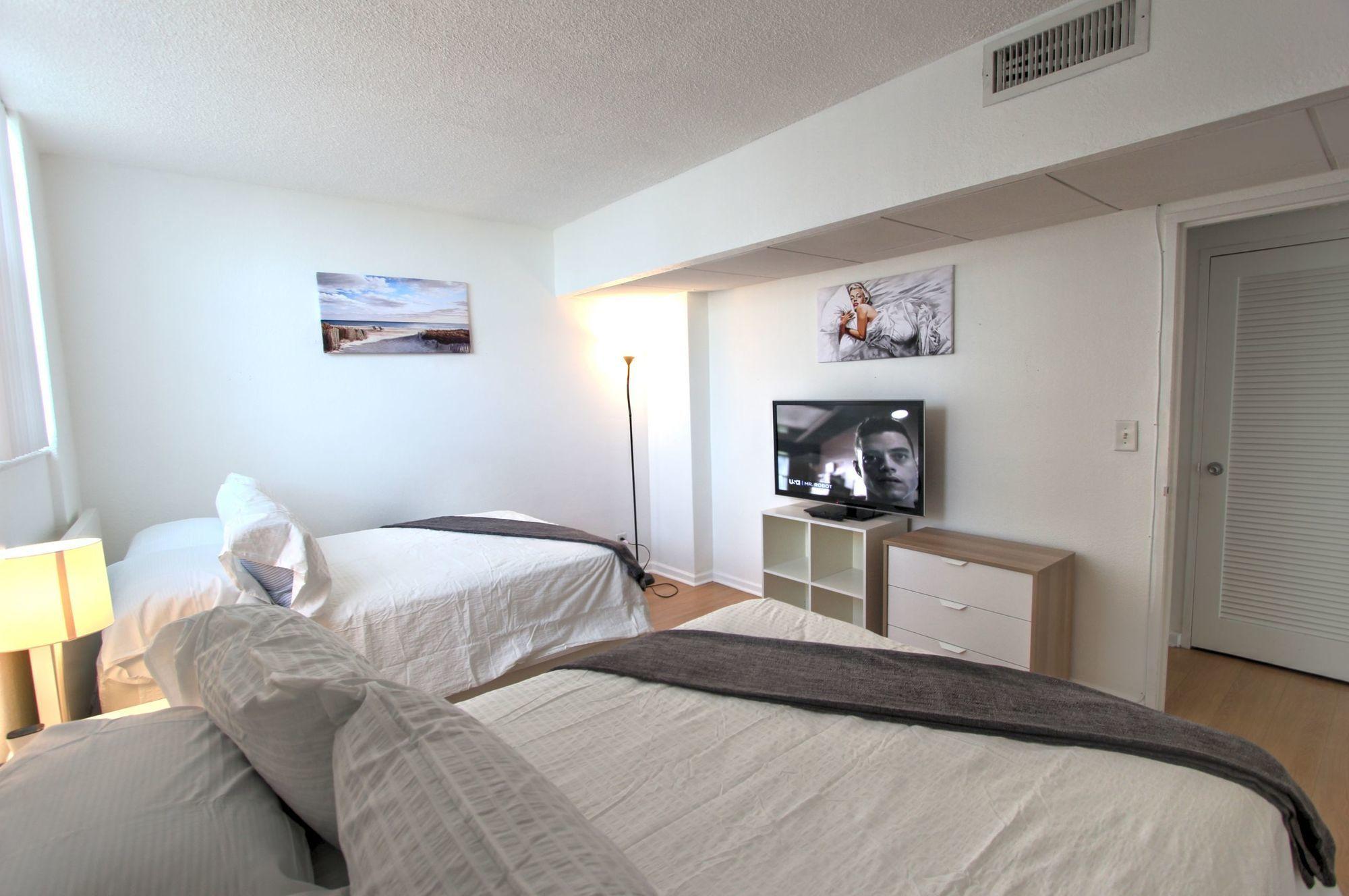 Hollywood Condo Exterior photo